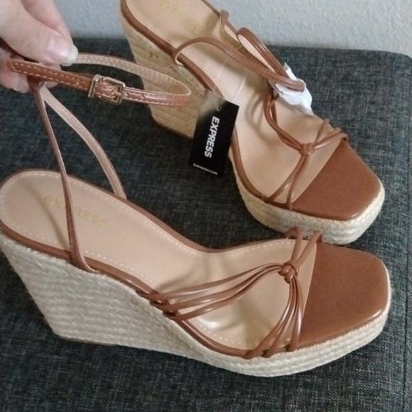 NWT Express Strappy Wedges - Picture 3 of 6